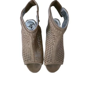 Justice Brand Girls Size 4 Lattice Material With 1" Block Heel Pre-owned Shoes - Picture 1 of 7