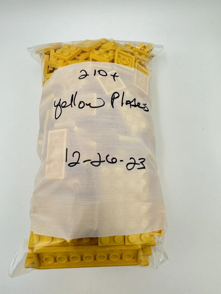 乐高 210 件黄盘品种 2x2 2x3 2x4 2x6 零件套装建筑件 — 第 1/1 张图片