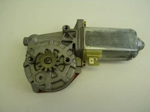 W123 NOS Bosch 0130821021 Mercedes power window motor 14 tooth - Picture 1 of 8