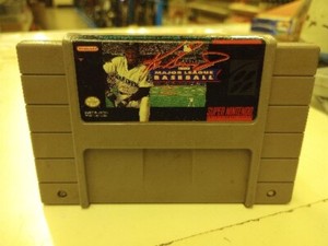 Ken Griffey Jr. Presents Major League Baseball Super Nintendo Entertainment SNES
