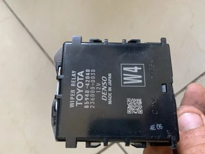 2021 2022 TOYOTA VENZA MÓDULO DE RELÉ DE PARA-BRISA DRIVER DIANTEIRO FABRICANTE DE EQUIPAMENTO ORIGINAL 8594042040 - Imagem 1 de 4