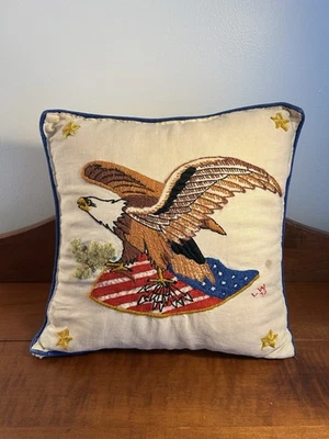 "Almohada patriótica American Eagle bordada vintage 12,5"" x 12,5"" necesita lavado" Foto 1 de 2