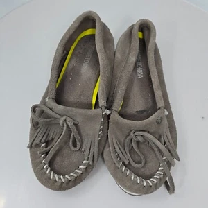 Minnetonka 4301 Kilty Plus Women 6.5 Moccasins Gray Suede/White Stitching Flats - Picture 1 of 18