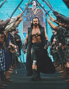 Foto 10x8 Drew Mcintyre **FIRMADA A MANO** ~ AUTOGRAFIADA - WWE / WM40 - Imagen 1 de 1