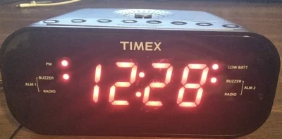 Vintage Timex T231Y Dual Alarm AM/FM Clock Radio Used Nice - Image 1 of 4