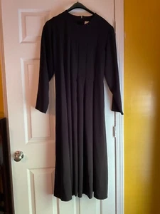 Size 18 woman’s black long sleeved full length vertical pleated dress. - Picture 1 of 2