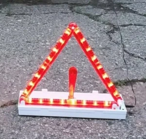Universal Vehicle Triangle Warning Light Emergency Security Flash Lamp - Picture 1 of 4