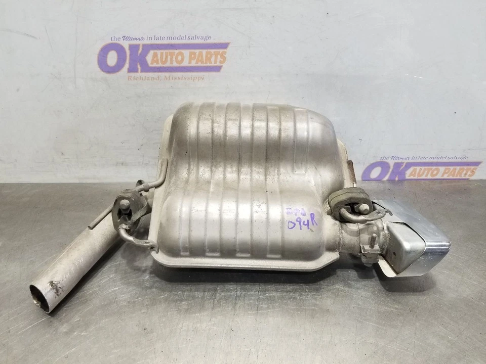12 2012 DODGE CHALLENGER R/T 5.7L MUFFLER EXHAUST WITH TIP RIGHT PASSENGER Foto 1 de 4