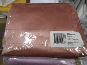 KING SATIN SHEET SET SALMON 4 PIECE SET 100%POLY MADE IN THE USA !!! BRAND NEW  - Picture 1 of 3