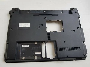 hp compaq 6735s laptop bottom cover case base / boitier carcasse coque - Afbeelding 1 van 4