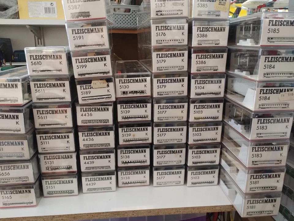 Fleischmann HO 1/87 Scale Bogie Coaches, Wide range to choose from. - Image 1 of 1