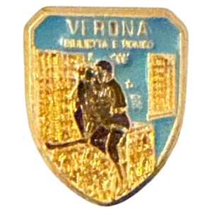 Vintage Verona Italy Romeo And Juliet Lapel Pin - Picture 1 of 3