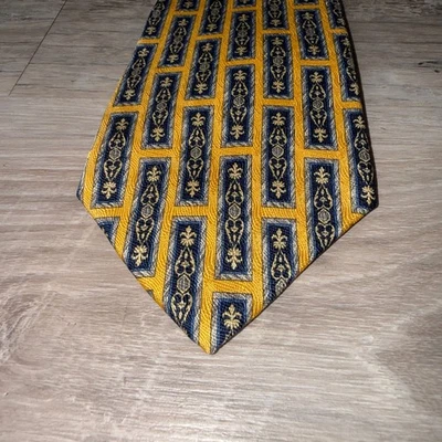 Corbata Cuello Geoffrey Beene 100% Seda Importada Día del Padre -57 Amarillo Azul Geométrica Foto 1 de 4