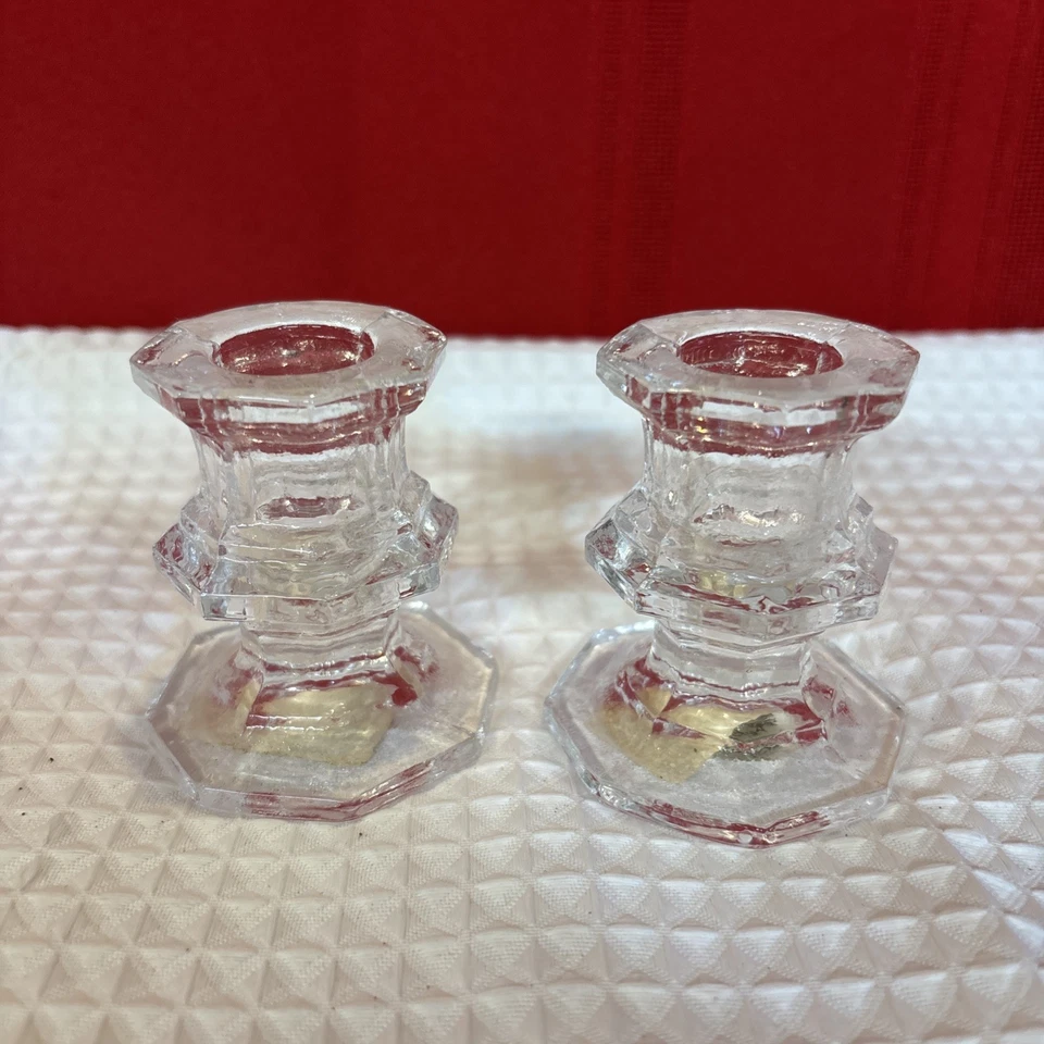 "Par de candelabros vintage de vidrio transparente de 2 1/2"" candelabro cónico paisaje de mesa" Foto 1 de 4
