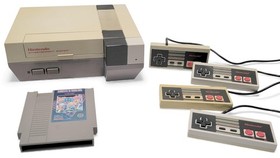 NINTENDO ENTERTAINMENT SYSTEM NES-001 CLASSIC 1985 VIDEO GAME CONSOLE BUNDLE