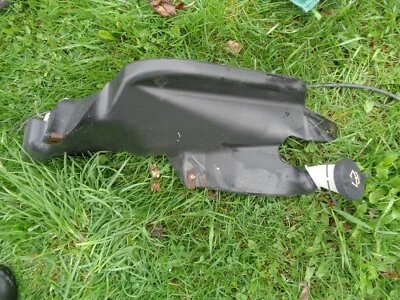 97 98 99 2000 01 02 03 04 05 MERCURY SABLE FORD TAURUS WINDSHIELD WASHER BOTTLE - Image 1 of 2