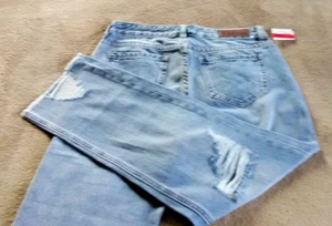 WSC3536 Rock & Roll 29 x 25 Junior's Women's High Rise Straight Crop Blue Jean - Picture 1 of 3