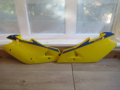 TE 450 HUSQVARNA 2004 TE 450 HUSQVARNA 2004 CUBIERTAS LATERALES UNA TIENE UNA GRIETA Foto 1 de 4