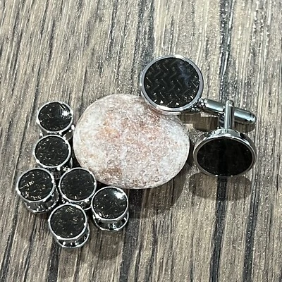 Juego de gemelos redondos negros y 6 tachuelas esenciales para boda para hombre Foto 1 de 4