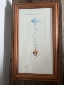 De colección Warwick Higgs Goldfish Pez “Hola” Enmarcado y Montado 52 x 30 cm Marco de Pino - Imagen 1 de 8