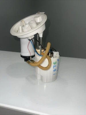 Насос топливного бака в сборе 2012-2018 BMW 320i xDrive 320i 230i F30 7243975 от оригинального производителя - Изображение 1 из 4