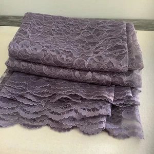 Tela de encaje Raschel Rachelle floral festoneada ligera - 57 pulgadas de ancho 4 yardas lavanda - Imagen 1 de 7