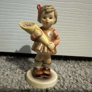 Goebel MI Hummel Club Figurine, Year 1993/94, "A Sweet Offering" 3.5 Inches Tall - Picture 1 of 9