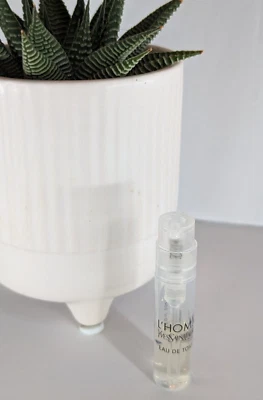 🚨Yves Saint Laurent L'Homme EDT Travel Cologne Spray Gym Bag Sample Pocket Size - Image 1 of 4