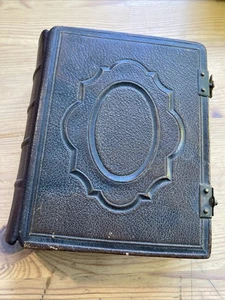 Viktorianisches CDV-Fotoalbum - braunes Leder & Messingschließe - ohne Inhalt - Bild 1 von 12