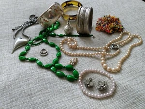 vintage jewellery lot spare & repair broken craft pendant bangles necklaces bead - Picture 1 of 11