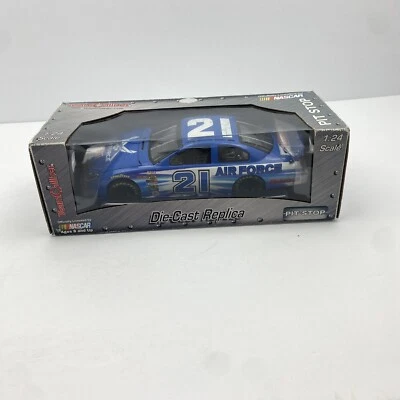 2006 Team Caliber Pit Stop #21 Ken Schrader Air Force 1/24 Diecast Nascar Race - Image 1 of 4