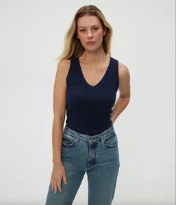 Camiseta sin mangas ajustada Michael Stars para mujer OS/M azul marino maya cuello en V - Imagen 1 de 6