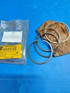 4 Segments Upper for : Peugeot: 204 Gl Engine XK4 - No. 9263600, 204 B Engine - Picture 1 of 1