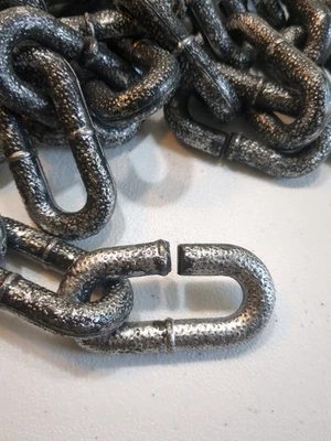 FAUX SILVER-BLACK COLOR DECORATIVE HALLOWEEN PLASTIC CHAIN COSTUME ACCESSORY 7FT - Image 1 of 4