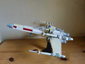 Star Wars Lego X-Wing Display Stand for Poe Pameron's 75102, 75273 & 75301 - Picture 1 of 2