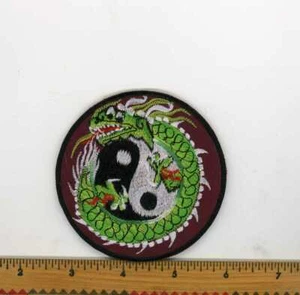 Bestickter Yin Yang grüner Drache Aufnäher Fair Trade Nepal 3" rund - Bild 1 von 7