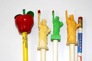 New York City Statue of Liberty Pens Pencils With Toppers - 5 Pieces - Picture 1 of 3
