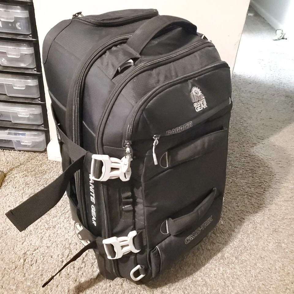 Maleta con ruedas Granite Gear Cross Trek Barrier excelente apenas usada 22" X 15" Foto 1 de 4
