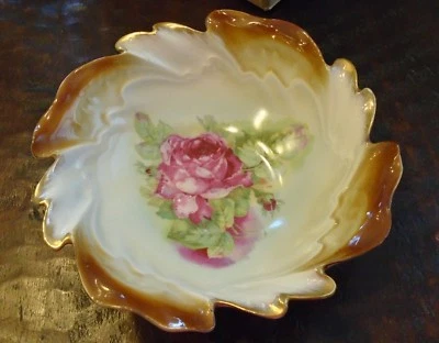 Antiguo cuenco para servir vintage de rosas col centro diseño ondulado en relieve Foto 1 de 4