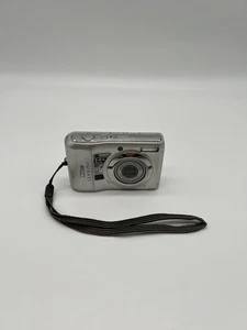 NIKON Coolpix L19 8MP - Digitalkamera silber - BITTE LESEN ! - Bild 1 von 9