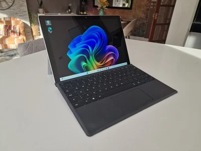 Microsoft Surface Pro 7 Core i7-1065G7 16GB Ram 256GB SSD With Keyboard  - Image 1 of 4