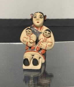 Jemez Pueblo Indian Handmade Clay Storyteller Signed M. Padilla. - Picture 1 of 5