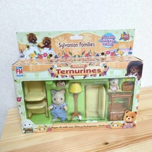 Sylvanian Families Wohnzimmer Set mit Calico Katzenvater und Baby Figuren - Bild 1 von 6