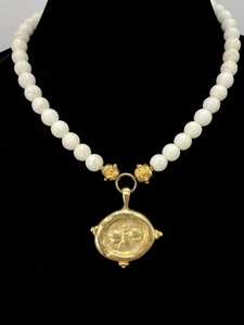 Susan Shaw INTAGLIO BIENE GOLD PLÄTTCHEN und weiß türkis Perlen Halskette 17”-20” - Bild 1 von 8