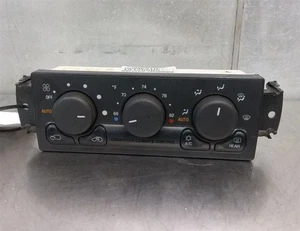 2002 ESCALADE Temperature Control Dash Mounted Main - Picture 1 of 12