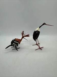 Zwei SEEDPOD Miniatur Figuren afrikanisch handbemalt Metallfüße - Bild 1 von 6