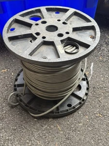 Cavo di comunicazione Carol 22AWG 75 C E112240-8 500 FT - Foto 1 di 2