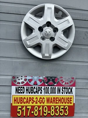 Dodge Caravan Journey 2008-13 16"" OEM1 usado tapacubos plateado atornillado P/n 742195AB Foto 1 de 4