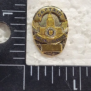 LOS ANGELES POLICE CAPTAIN HAT LAPEL PIN PIN BACK USED (HH3432) - Picture 1 of 3