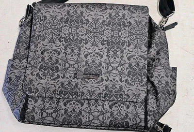 Mochila bolsa de pañales Petunia Pickle Bottom Pesadilla antes de Navidad Foto 1 de 4